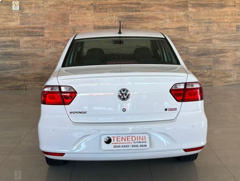 VOYAGE 1.0 MI COMFORTLINE 8V FLEX 4P MANUAL - 2015 - IGREJINHA