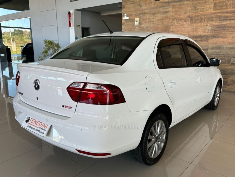 VOYAGE 1.0 MI COMFORTLINE 8V FLEX 4P MANUAL - 2015 - IGREJINHA