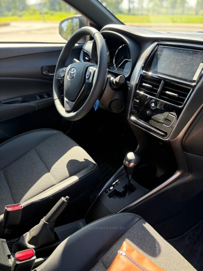 YARIS 1.5 XS 16V FLEX 4P AUTOMÁTICO - 2025 - LAJEADO