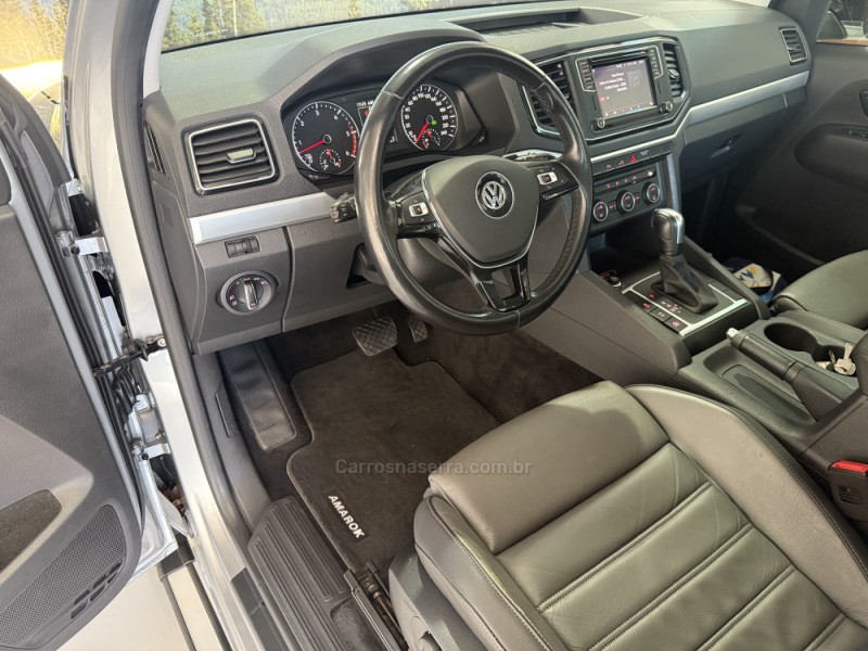 AMAROK 3.0 V6 TDI HIGHLINE CD DIESEL 4MOTION AUTOMÁTICO - 2023 - GARIBALDI