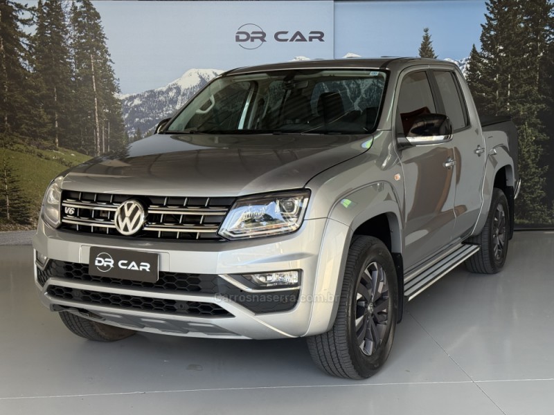AMAROK 3.0 V6 TDI HIGHLINE CD DIESEL 4MOTION AUTOMÁTICO - 2023 - GARIBALDI