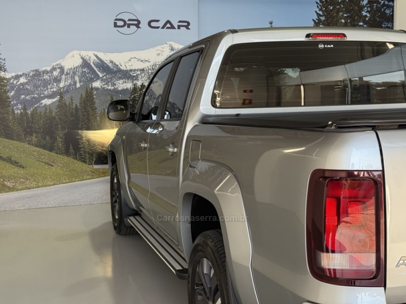 AMAROK 3.0 V6 TDI HIGHLINE CD DIESEL 4MOTION AUTOMÁTICO - 2023 - GARIBALDI