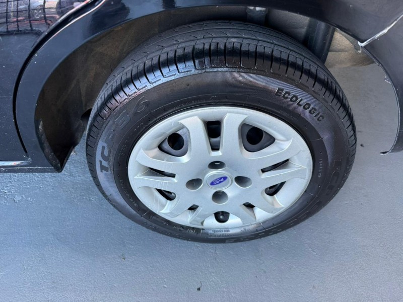 FIESTA 1.0 MPI PERSONNALITÉ 8V GASOLINA 4P MANUAL - 2006 - CAXIAS DO SUL