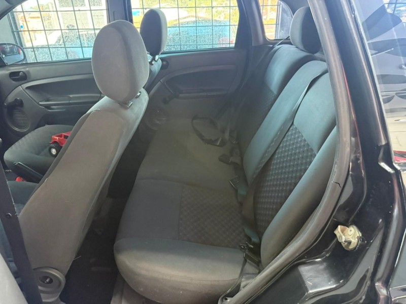 FIESTA 1.0 MPI PERSONNALITÉ 8V GASOLINA 4P MANUAL - 2006 - CAXIAS DO SUL