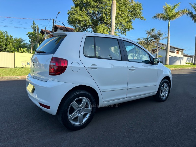 FOX 1.0 ITREND 8V FLEX 4P MANUAL - 2014 - SãO LEOPOLDO