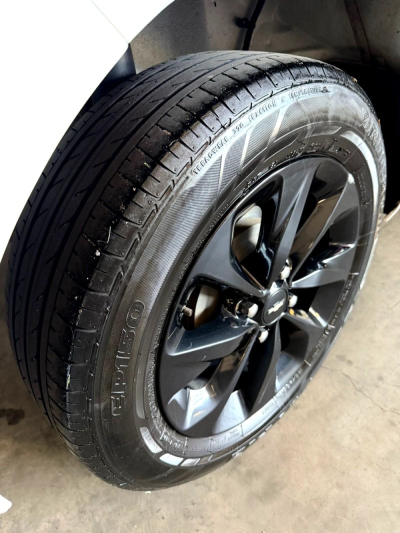 ONIX 1.0 LT2 PLUS 12V FLEX 4P MANUAL - 2023 - LAJEADO