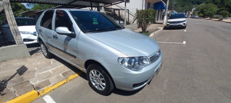 PALIO 1.0 MPI FIRE CELEBRATION 8V FLEX 4P MANUAL - 2012 - PICADA CAFé