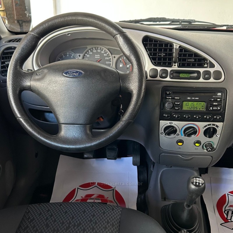 FIESTA 1.6 MPI GLX 8V GASOLINA 4P MANUAL - 2000 - VACARIA