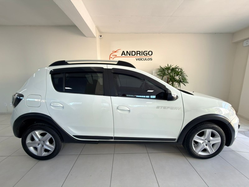 SANDERO 1.6 STEPWAY 8V FLEX 4P MANUAL - 2015 - CAXIAS DO SUL