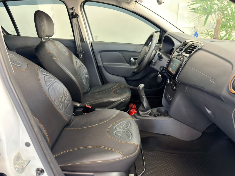 SANDERO 1.6 STEPWAY 8V FLEX 4P MANUAL - 2015 - CAXIAS DO SUL