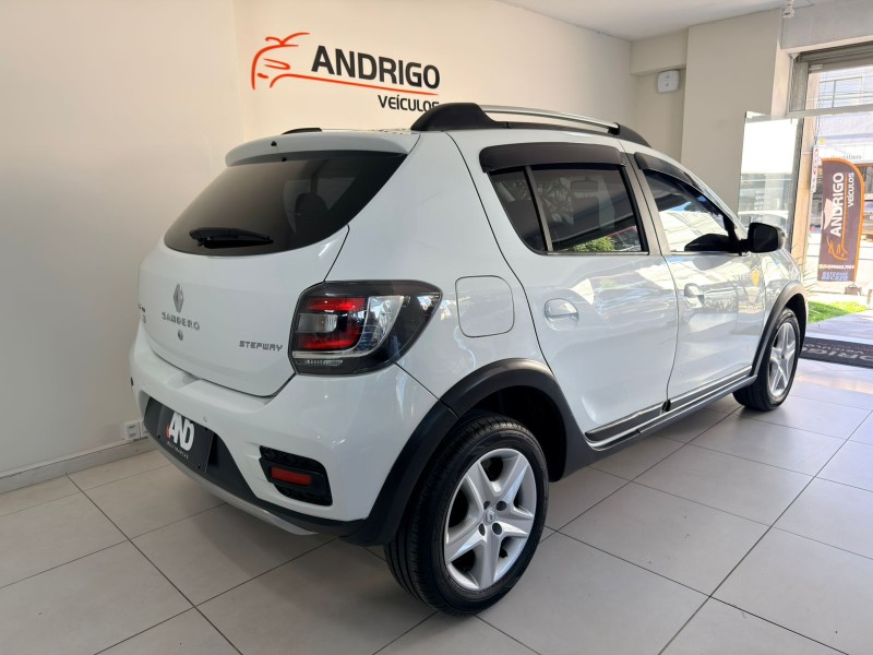 SANDERO 1.6 STEPWAY 8V FLEX 4P MANUAL - 2015 - CAXIAS DO SUL