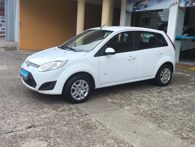 FIESTA 1.0 SE 8V FLEX 4P MANUAL - 2014 - GUAPORé