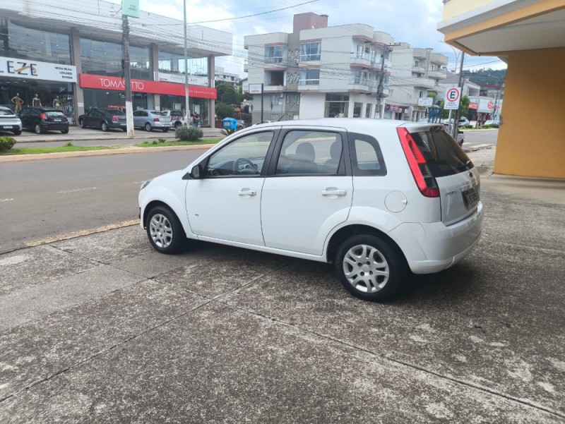 FIESTA 1.0 SE 8V FLEX 4P MANUAL - 2014 - GUAPORé