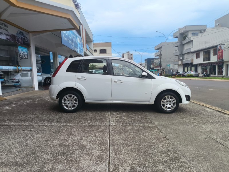 FIESTA 1.0 SE 8V FLEX 4P MANUAL - 2014 - GUAPORé