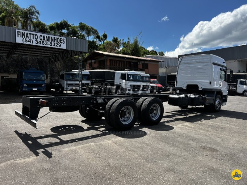ATEGO 2425 3 EIXOS - 2011 - GARIBALDI