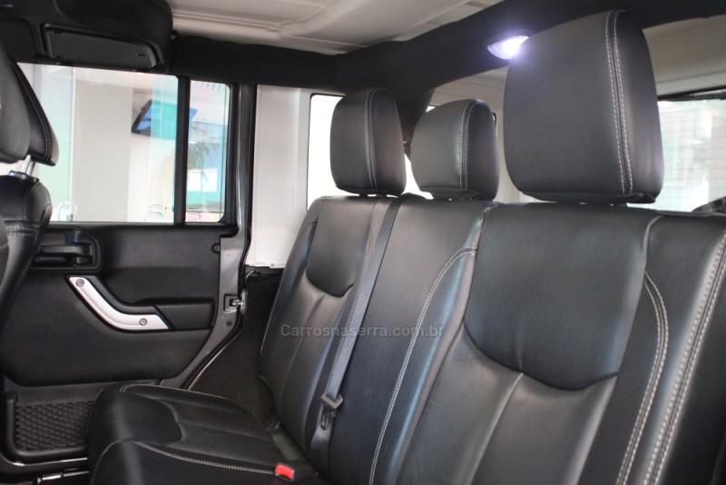 WRANGLER 3.6 UNLIMITED SAHARA V6 24V GASOLINA 4P AUTOMÁTICO - 2018 - CAXIAS DO SUL