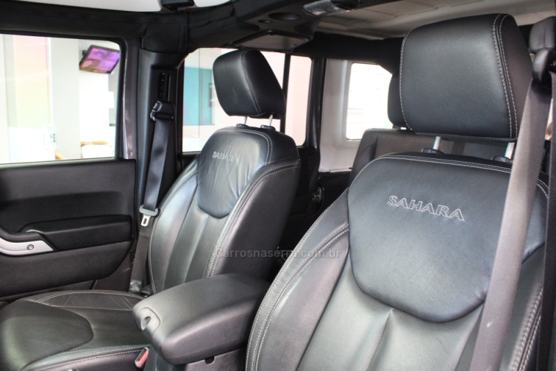 WRANGLER 3.6 UNLIMITED SAHARA V6 24V GASOLINA 4P AUTOMÁTICO - 2018 - CAXIAS DO SUL