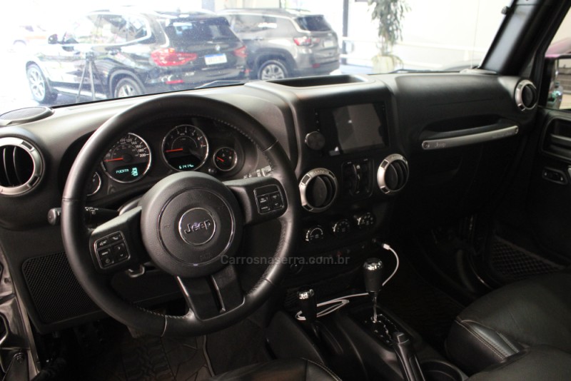 WRANGLER 3.6 UNLIMITED SAHARA V6 24V GASOLINA 4P AUTOMÁTICO - 2018 - CAXIAS DO SUL