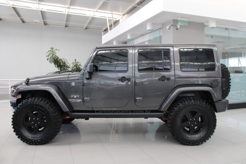 WRANGLER 3.6 UNLIMITED SAHARA V6 24V GASOLINA 4P AUTOMÁTICO - 2018 - CAXIAS DO SUL