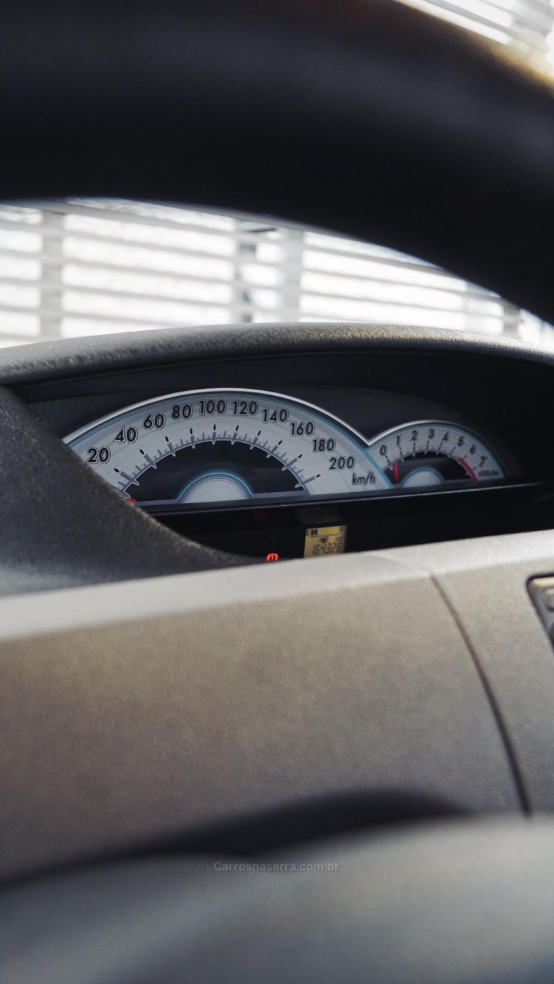 ETIOS 1.3 XS 16V FLEX 4P MANUAL - 2013 - LAJEADO