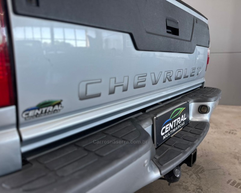 S10 2.4 ADVANTAGE 4X2 CD 8V FLEX 4P MANUAL - 2009 - VACARIA