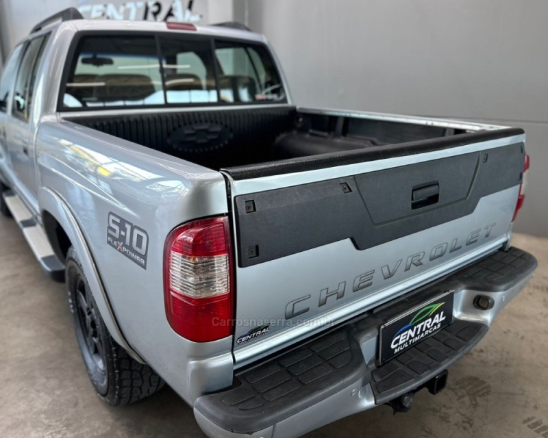 S10 2.4 ADVANTAGE 4X2 CD 8V FLEX 4P MANUAL - 2009 - VACARIA