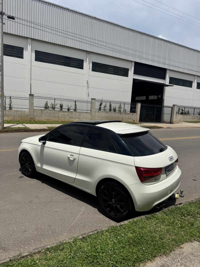 A1 1.4 TFSI ATTRACTION 16V 122CV GASOLINA 4P AUTOMÁTICO - 2012 - CAXIAS DO SUL