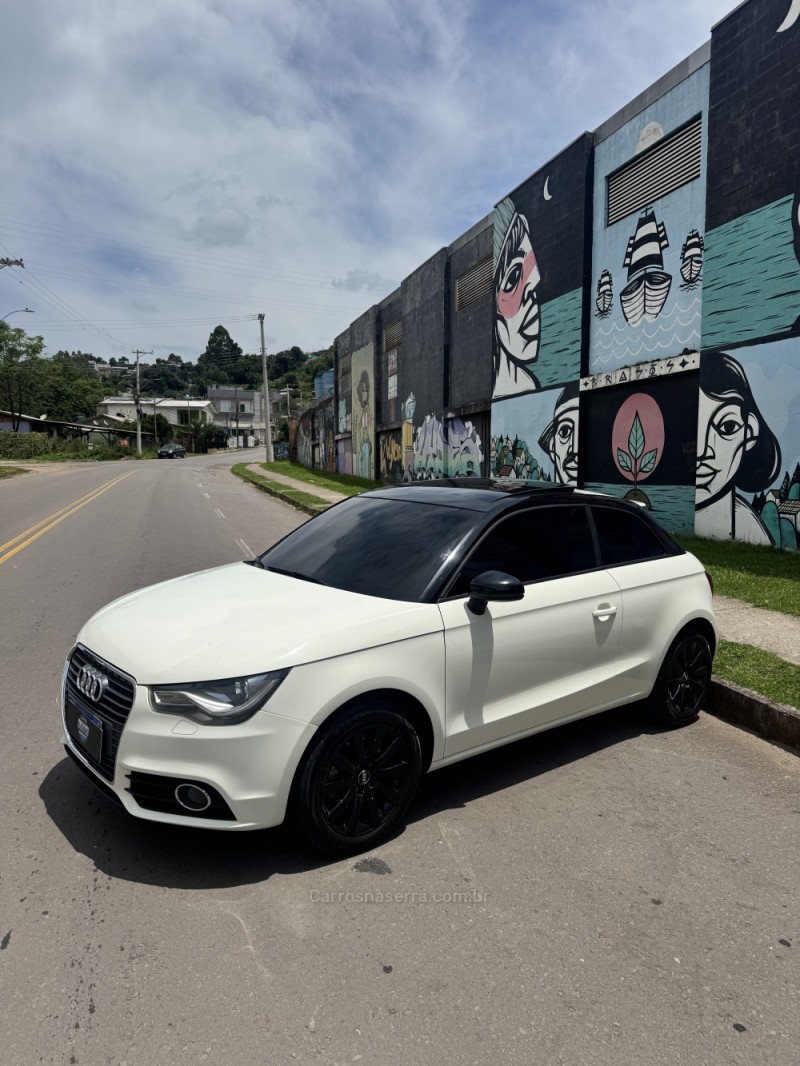 A1 1.4 TFSI ATTRACTION 16V 122CV GASOLINA 4P AUTOMÁTICO - 2012 - CAXIAS DO SUL