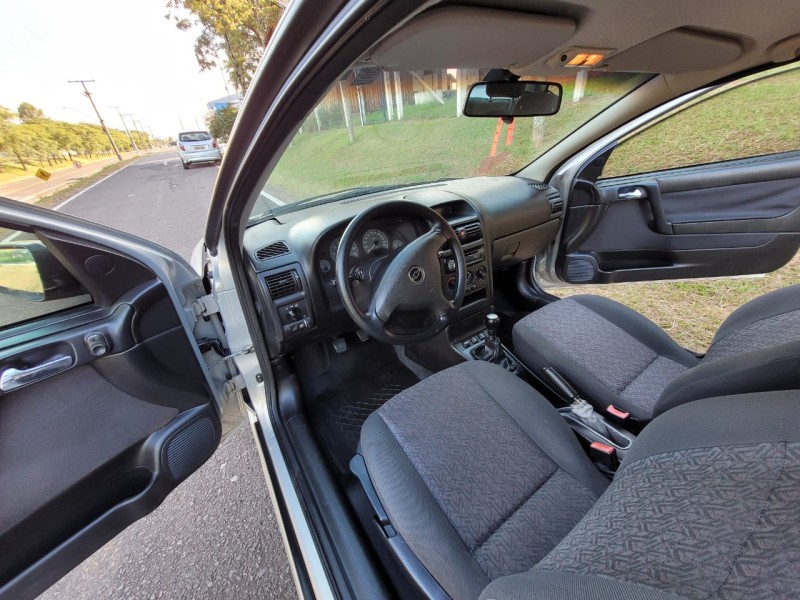 ASTRA 2.0 MPFI COMFORT 8V FLEX 2P MANUAL - 2005 - VENâNCIO AIRES