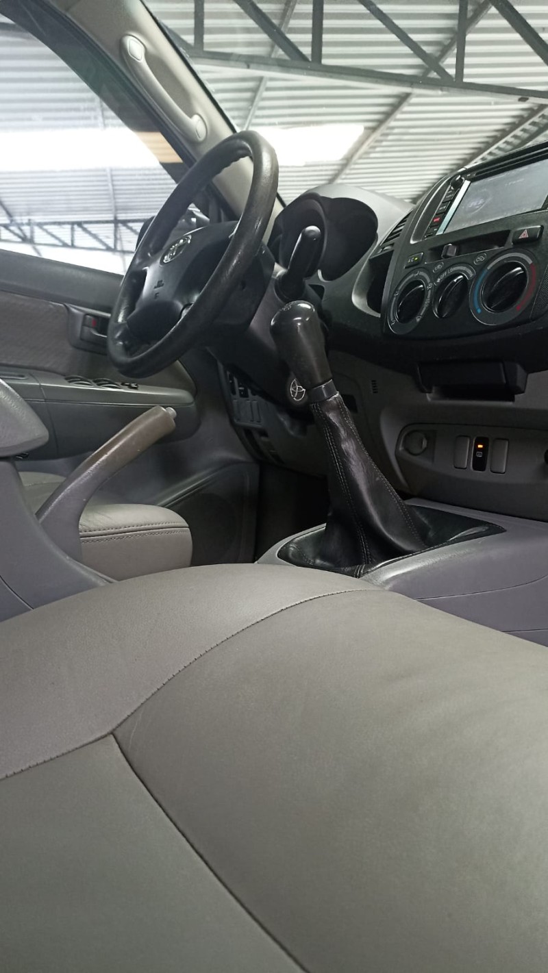 HILUX 2.7 SR 4X2 CD 16V GASOLINA 4P MANUAL - 2009 - CAXIAS DO SUL