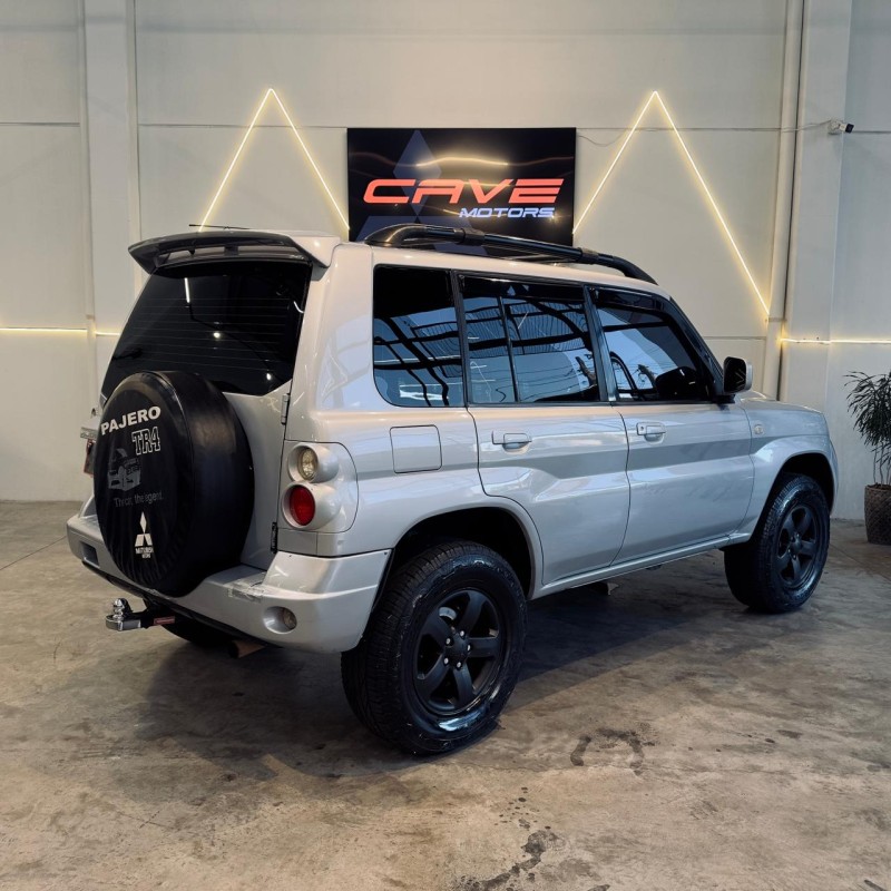 PAJERO TR4 2.0 4X4 16V 133CV FLEX 4P MANUAL - 2009 - CAXIAS DO SUL