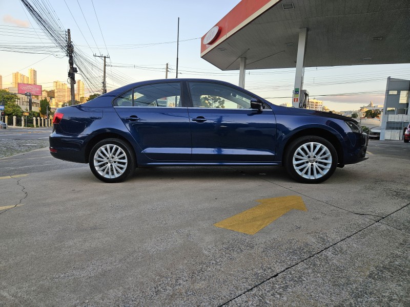 JETTA 2.0 TSI DSG HIGHLINE 200CV GASOLINA 4P AUTOMÁTICO - 2013 - CAXIAS DO SUL