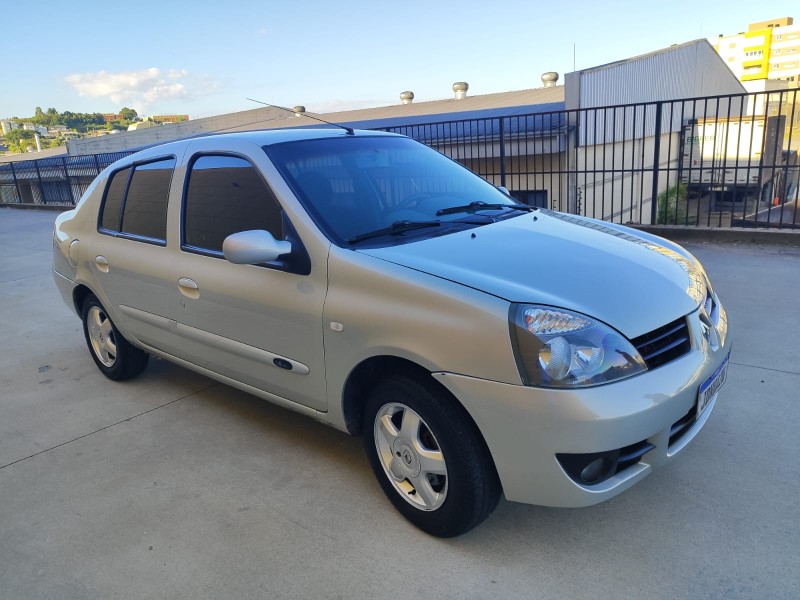 CLIO 1.6 PRIVILÉGE SEDAN 16V GASOLINA 4P MANUAL - 2009 - FARROUPILHA