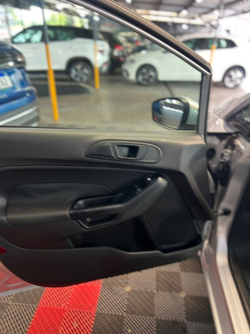 FIESTA 1.5 SE HATCH 16V FLEX 4P MANUAL - 2015 - PASSO FUNDO