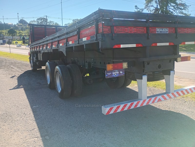 ATEGO 2425 3 EIXOS - 2007 - FARROUPILHA