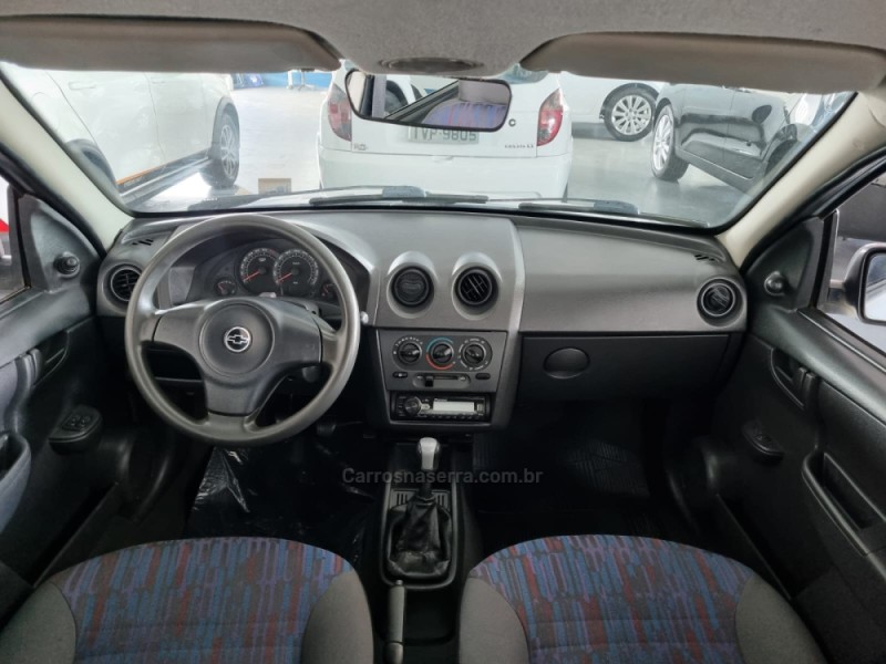 CELTA 1.0 MPFI LIFE 8V FLEX 4P MANUAL - 2009 - VACARIA