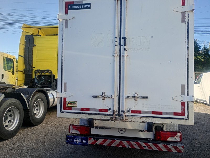 SPRINTER 2.2 311 CDI FURGÃO STREET 10,5 16V BI-TURBO DIESEL MANUAL - 2012 - FARROUPILHA