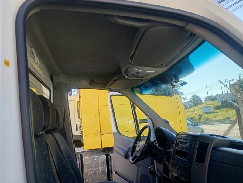 SPRINTER 2.2 311 CDI FURGÃO STREET 10,5 16V BI-TURBO DIESEL MANUAL - 2012 - FARROUPILHA