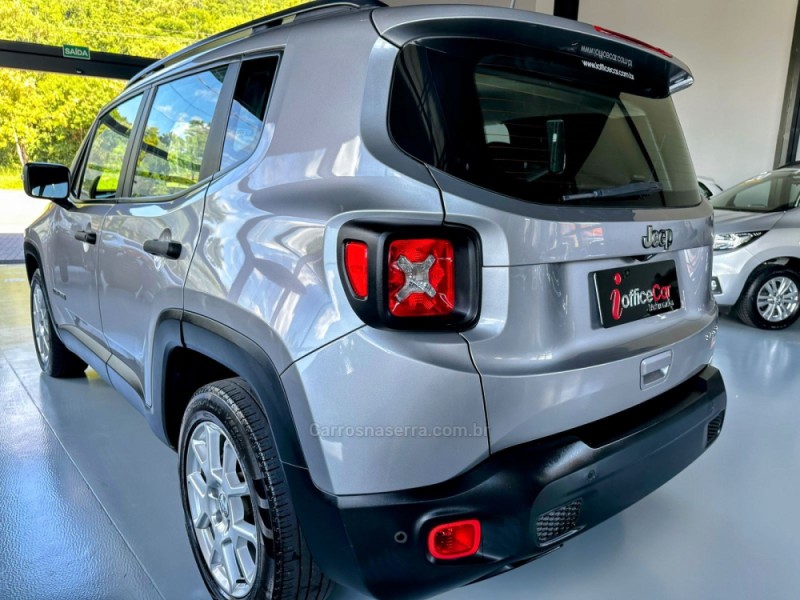 RENEGADE 1.8 16V FLEX SPORT 4P AUTOMÁTICO - 2021 - TRêS COROAS