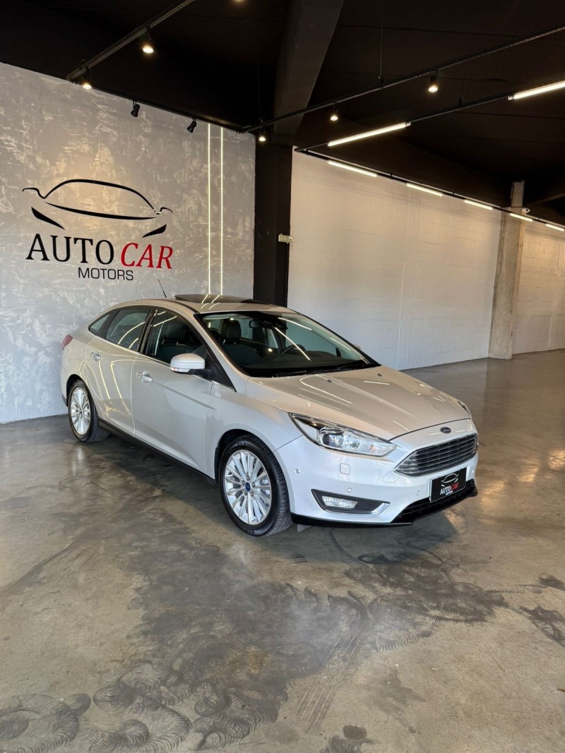 FOCUS 2.0 TITANIUM PLUS FASTBACK 16V FLEX 4P AUTOMÁTICO - 2017 - CAXIAS DO SUL