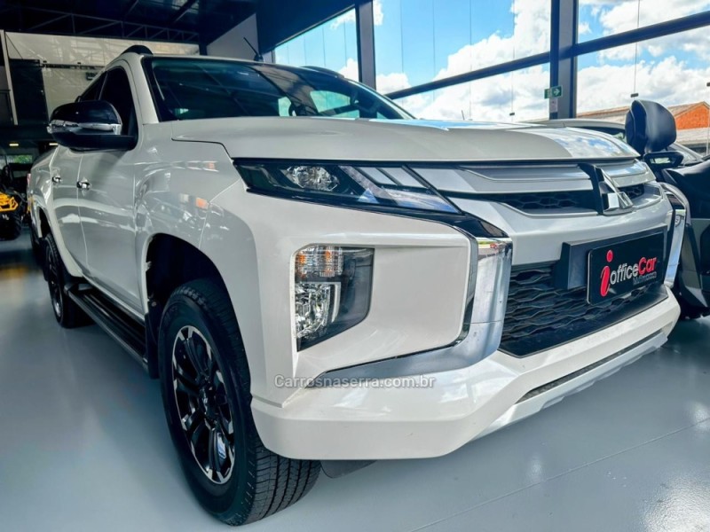 L200 TRITON 2.4 16V TURBO DIESEL SPORT HPE CD 4P 4X4 AUTOMÁTICO - 2023 - TRêS COROAS