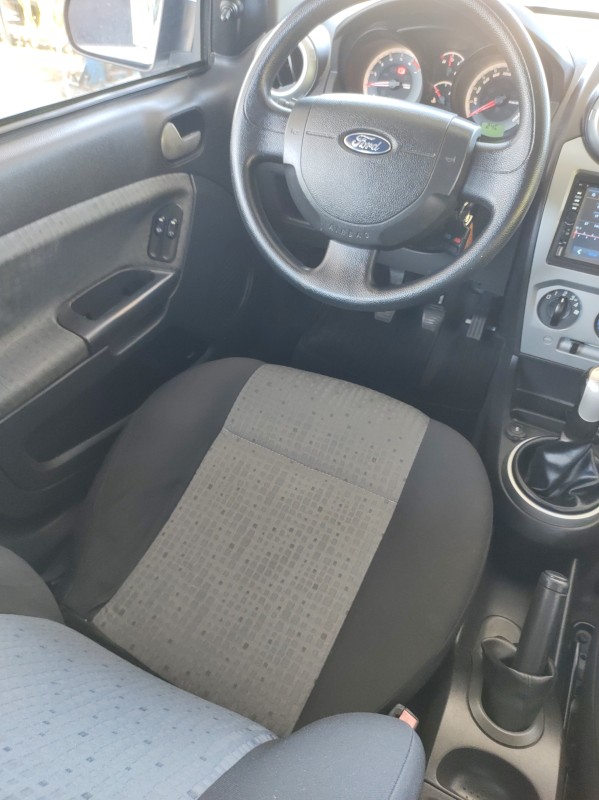 FIESTA 1.6 ROCAM SE SEDAN 8V FLEX 4P MANUAL - 2014 - VALE REAL