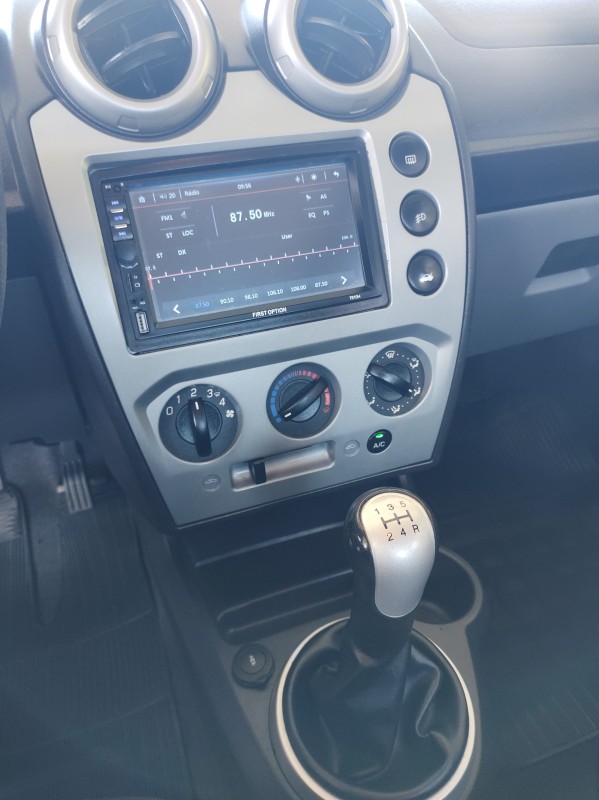 FIESTA 1.6 ROCAM SE SEDAN 8V FLEX 4P MANUAL - 2014 - VALE REAL