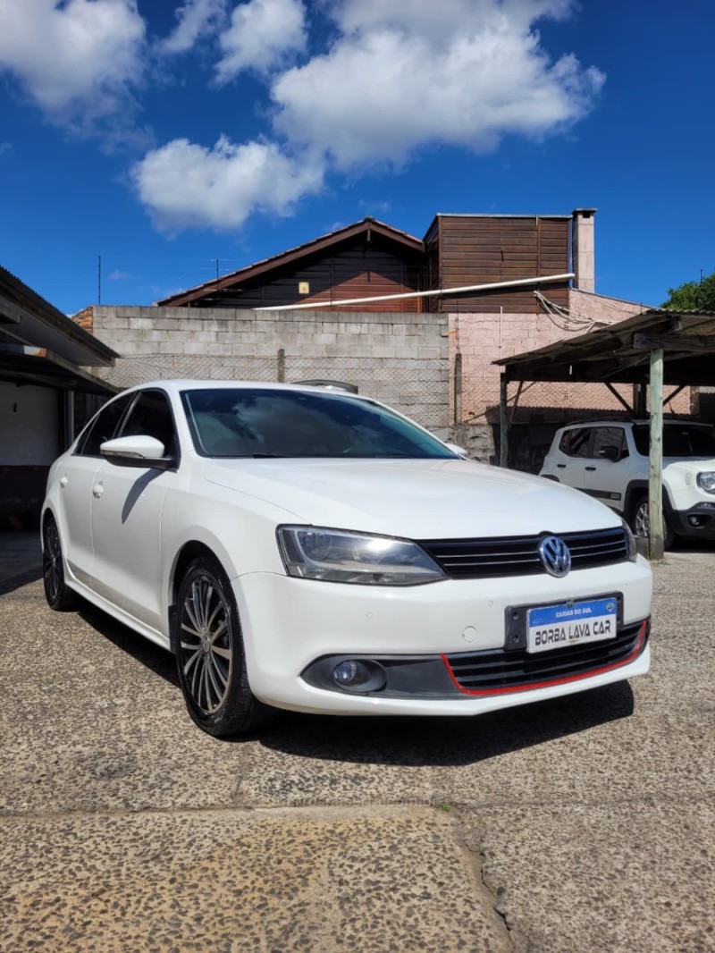 JETTA 2.0 TSI DSG HIGHLINE 200CV GASOLINA 4P AUTOMÁTICO - 2013 - CAXIAS DO SUL