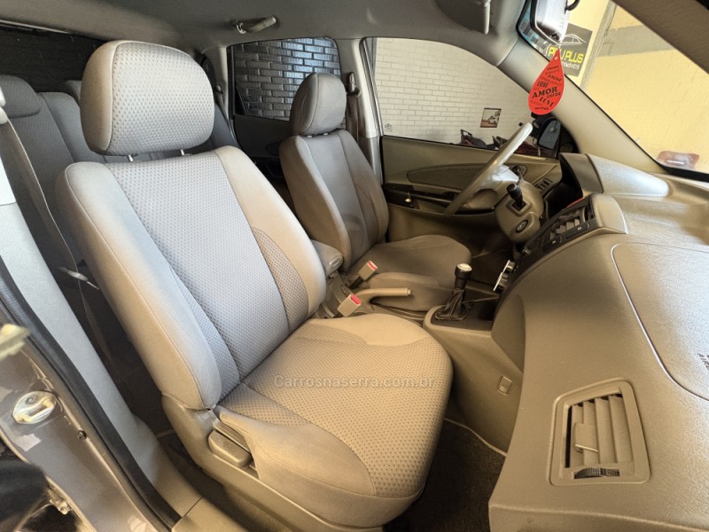 TUCSON 2.0 MPFI GL 16V 142CV 2WD GASOLINA 4P MANUAL - 2011 - CAXIAS DO SUL