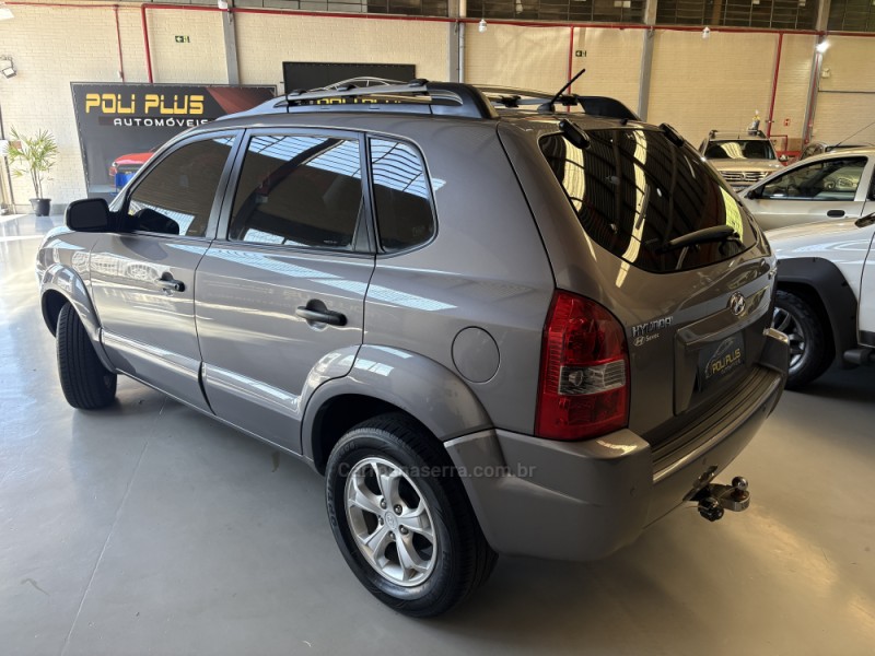 TUCSON 2.0 MPFI GL 16V 142CV 2WD GASOLINA 4P MANUAL - 2011 - CAXIAS DO SUL