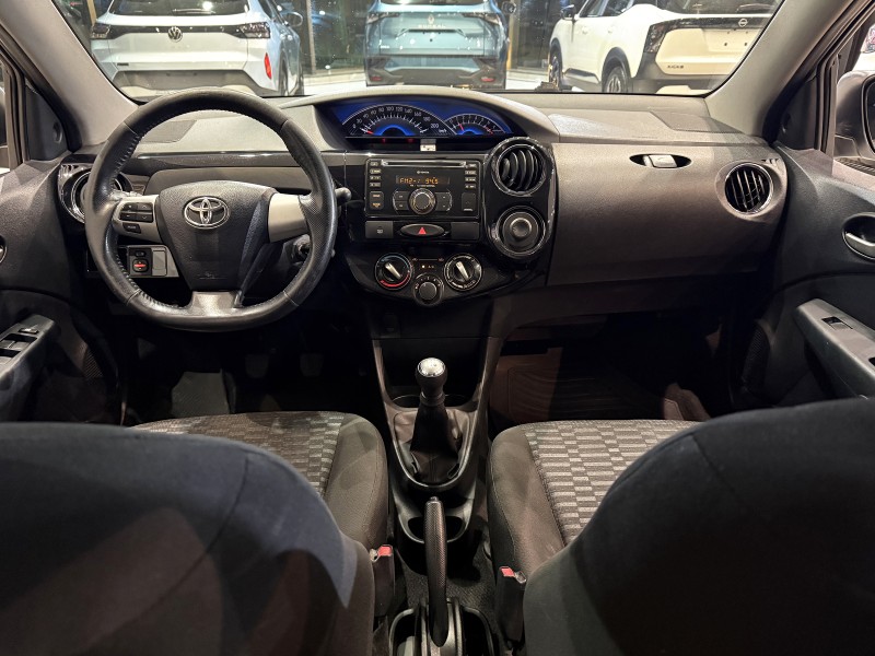 ETIOS 1.5 XLS SEDAN 16V FLEX 4P MANUAL - 2014 - FARROUPILHA