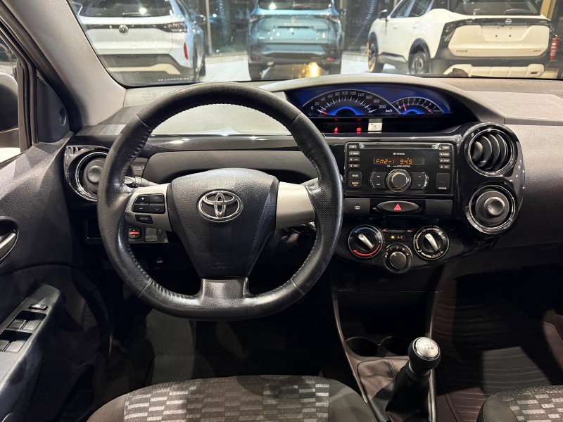 ETIOS 1.5 XLS SEDAN 16V FLEX 4P MANUAL - 2014 - FARROUPILHA