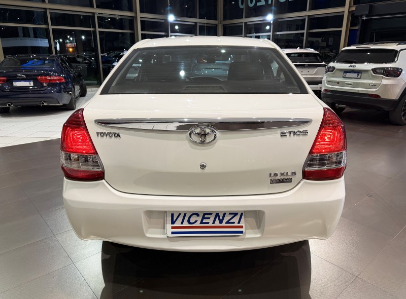 ETIOS 1.5 XLS SEDAN 16V FLEX 4P MANUAL - 2014 - FARROUPILHA