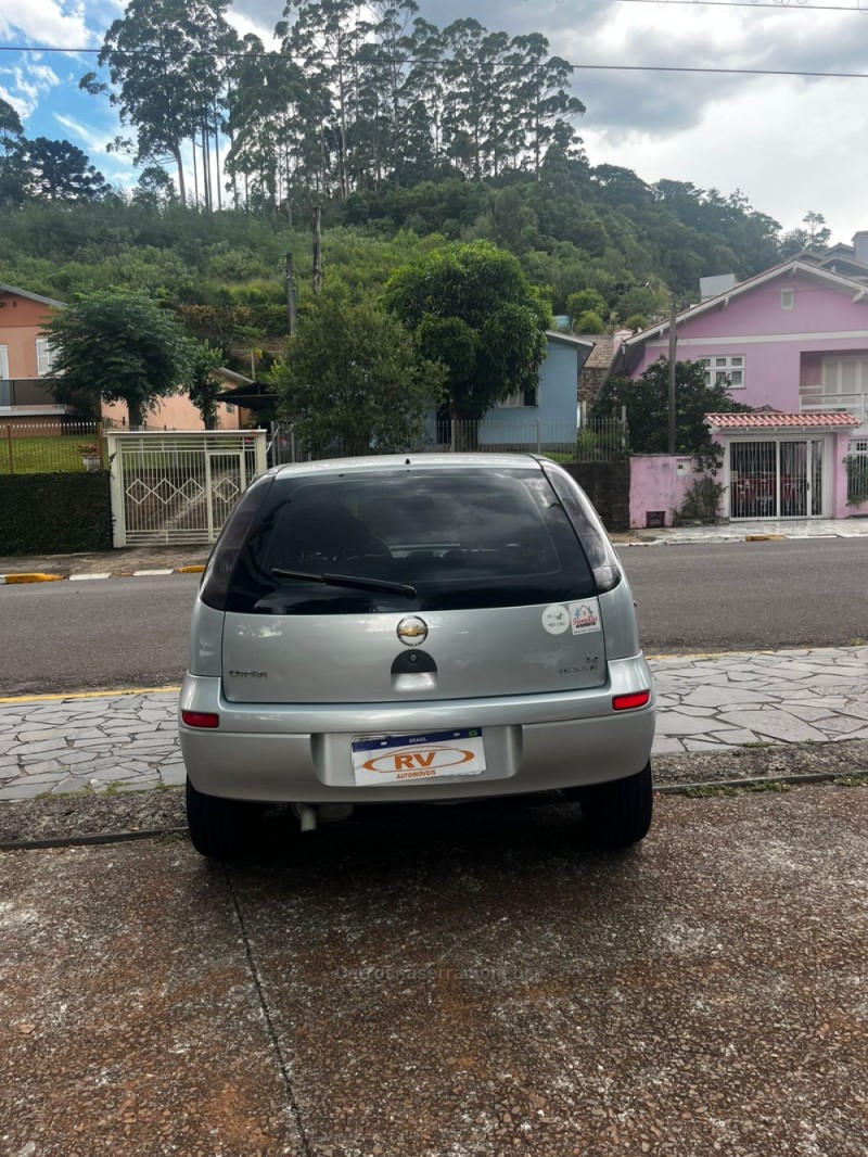 CORSA 1.4 MPFI MAXX 8V FLEX 4P MANUAL - 2010 - CARLOS BARBOSA